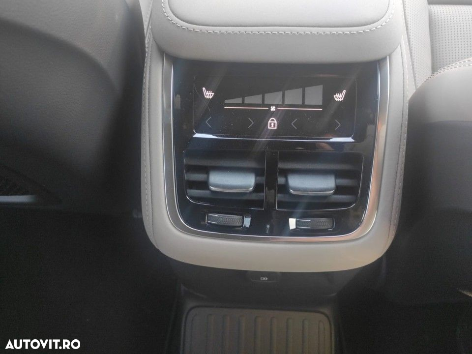 Volvo XC 90 - 21