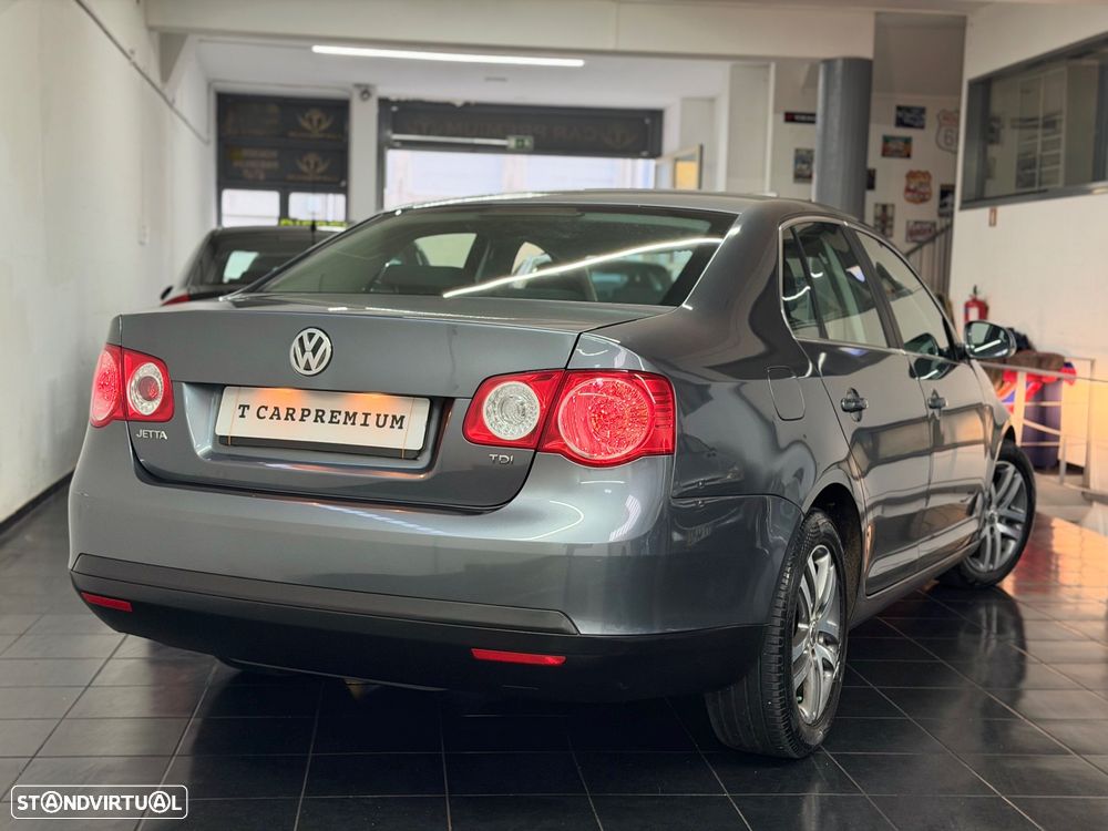 VW Jetta 1.9 TDi Sportline - 6