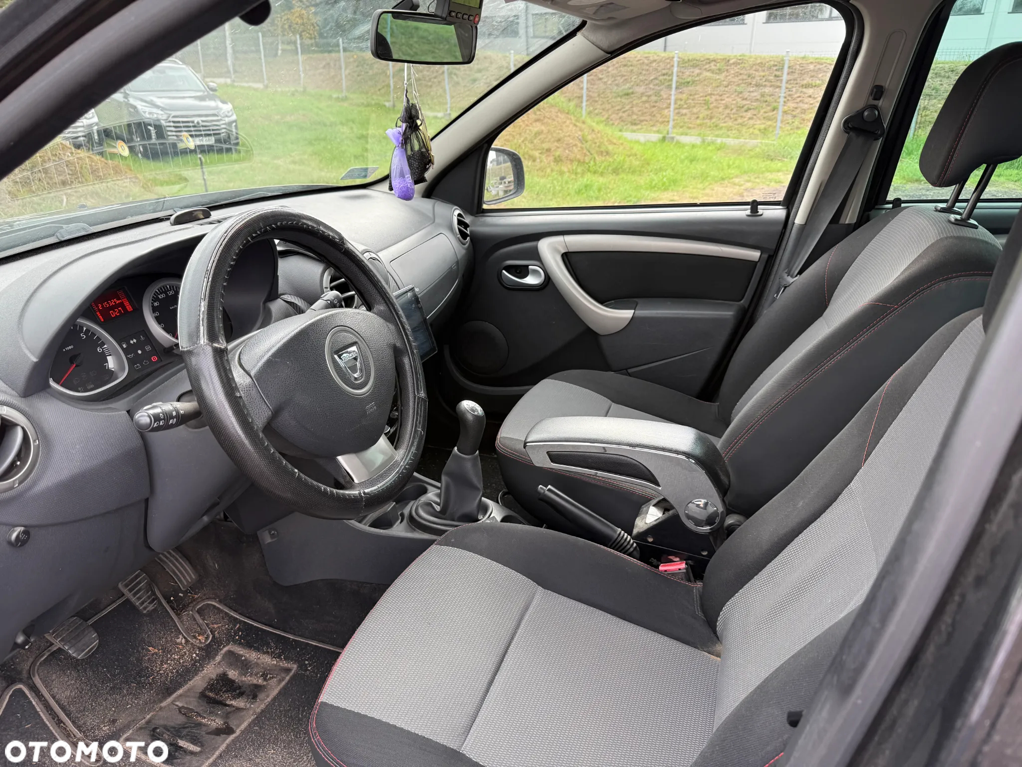 Dacia Duster 1.6 Laureate - 10