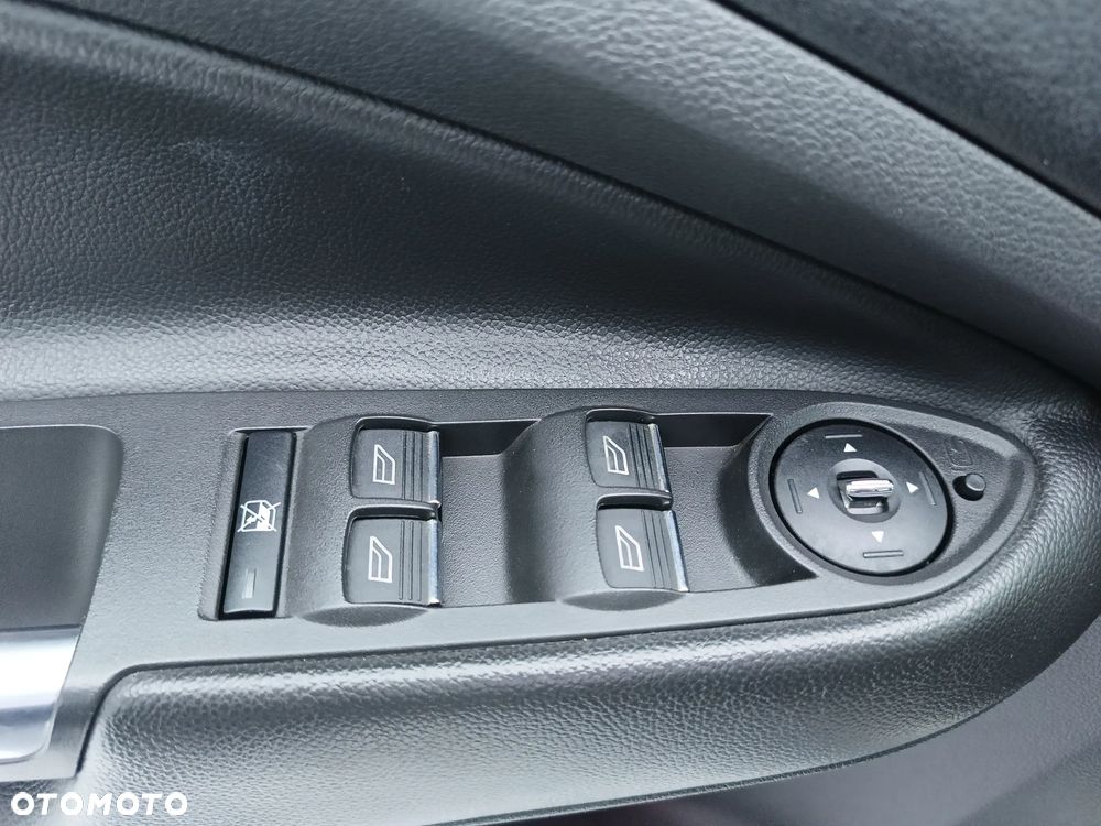 Ford Kuga 2.0 TDCi Individual MPS6 - 11