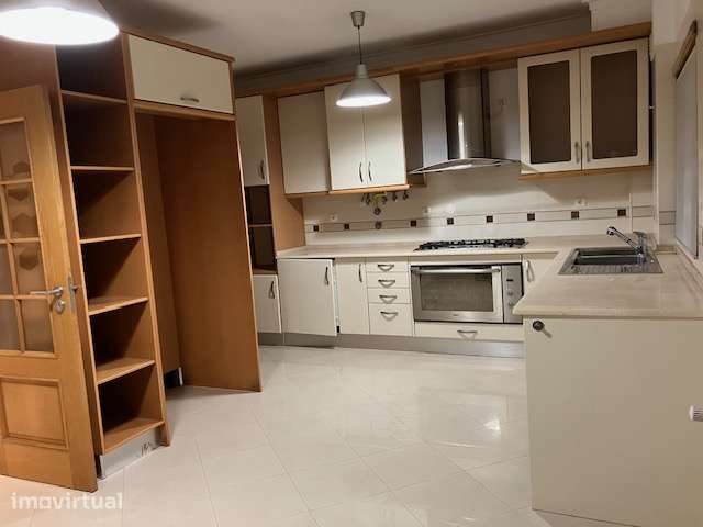 Lisboa Sul Almada Duplex T3 +1, com garagem - Grande imagem: 5/41
