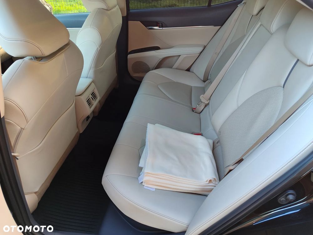 Toyota Camry 2.5 Hybrid Executive CVT - 5