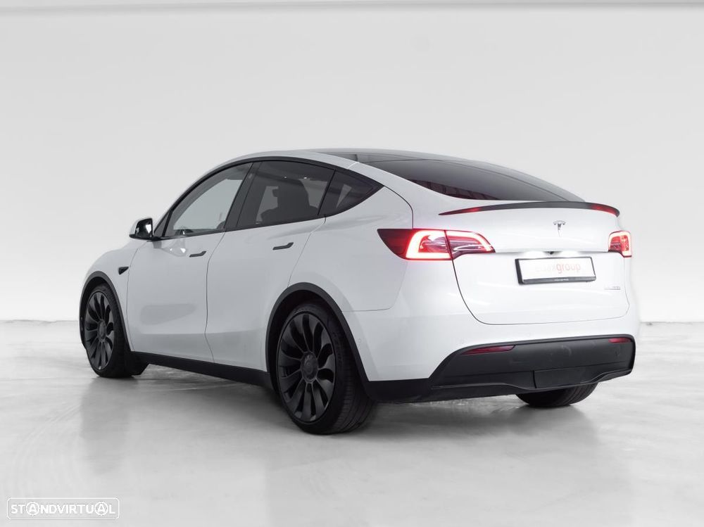 Tesla Model Y Performance Dual Motor AWD - 4