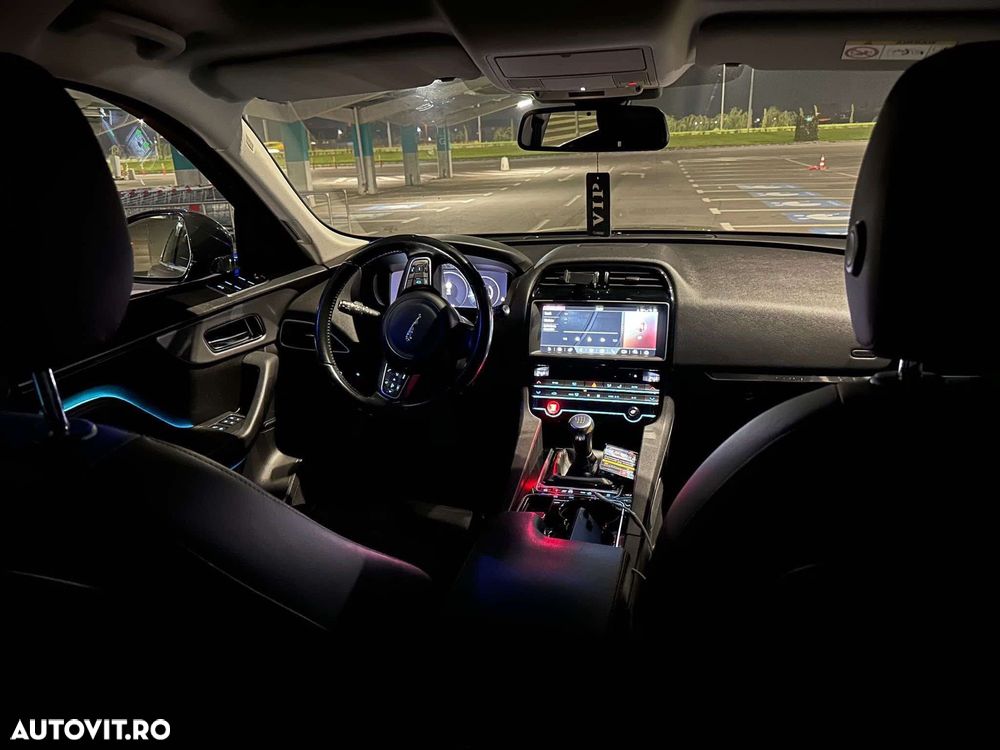 Jaguar F-Pace 20d AWD Pure - 2