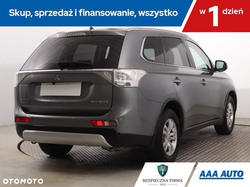 Mitsubishi Outlander - 7