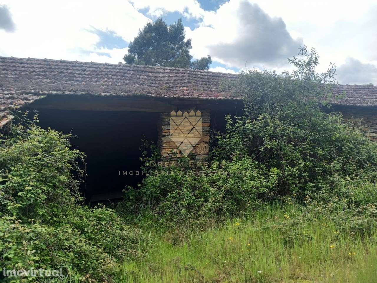 Moradia em Ruínas para Recuperar – Zona Tranquila com Potencial - Grande imagem: 4/8