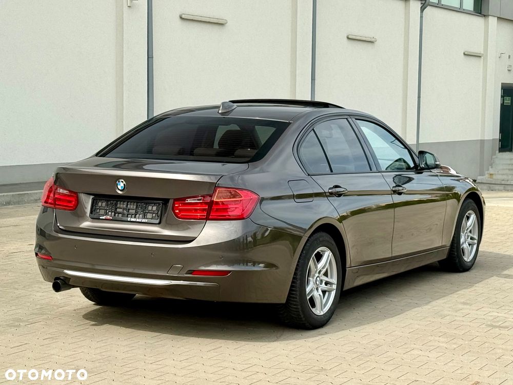 BMW Seria 3 320i Modern Line - 15