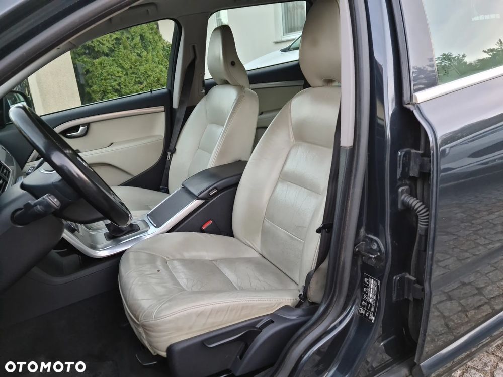 Volvo V70 D3 Summum - 22