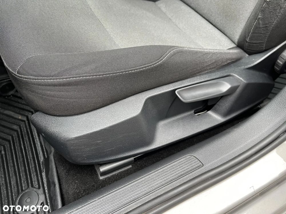 Volkswagen Golf 1.2 TSI BMT Trendline - 12