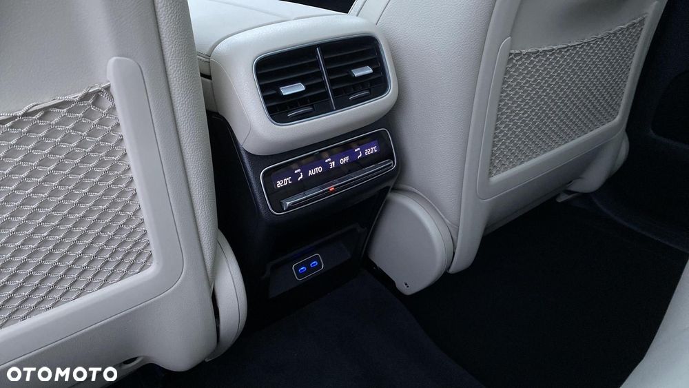 Mercedes-Benz GLE - 23