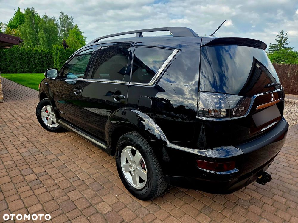 Mitsubishi Outlander - 4