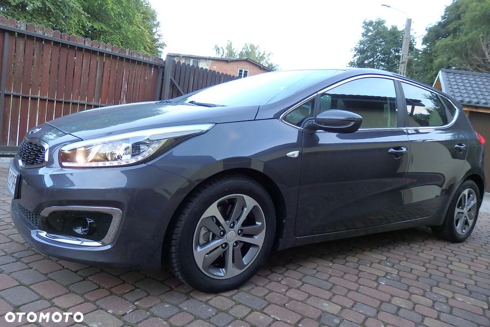 Kia Ceed 1.4 CVVT UEFA EURO 2016 - 9