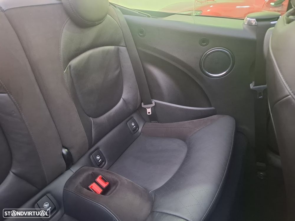 MINI Cabrio Cooper Essential - 37