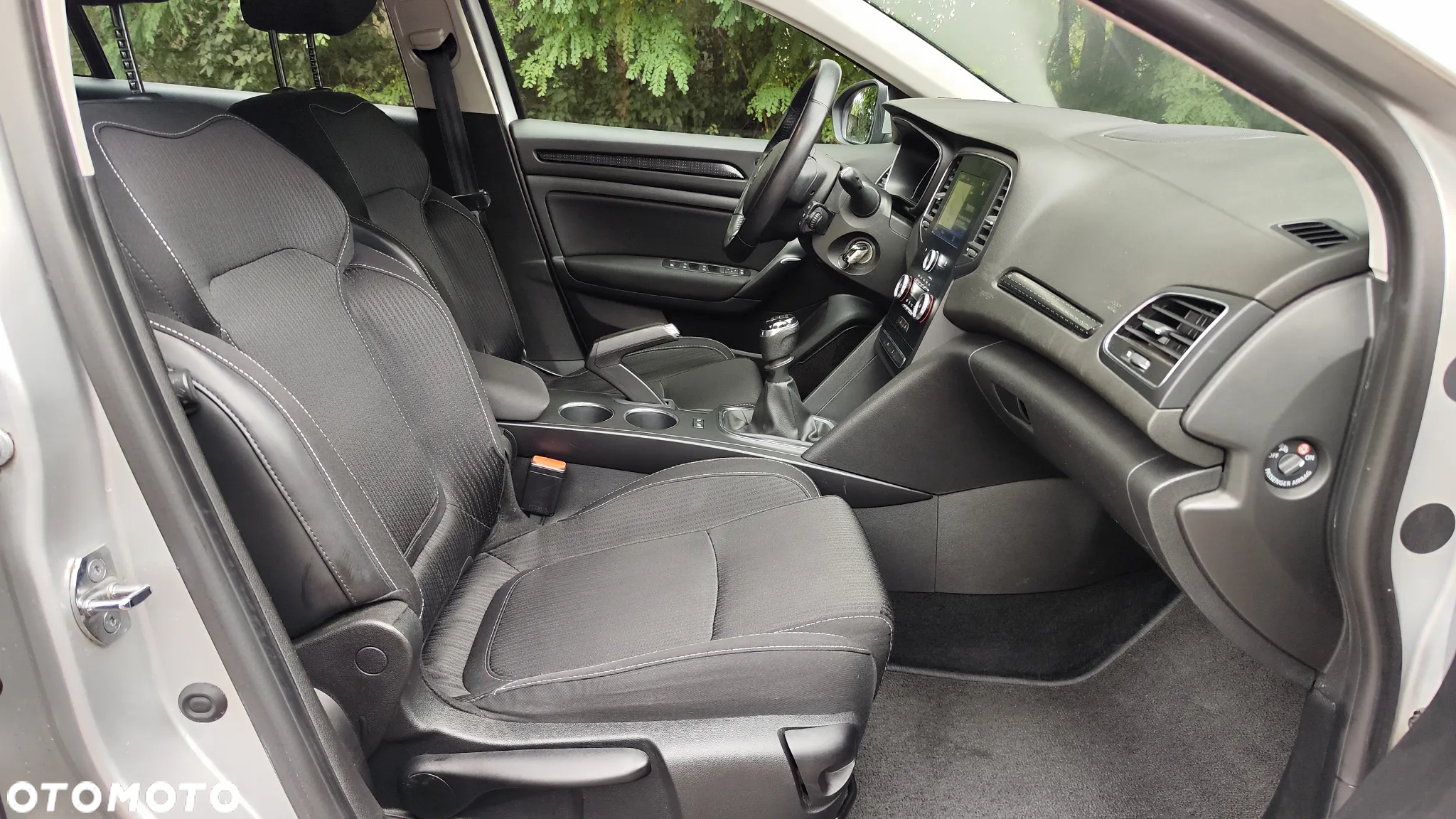 Renault Megane ENERGY TCe 100 EXPERIENCE - 32