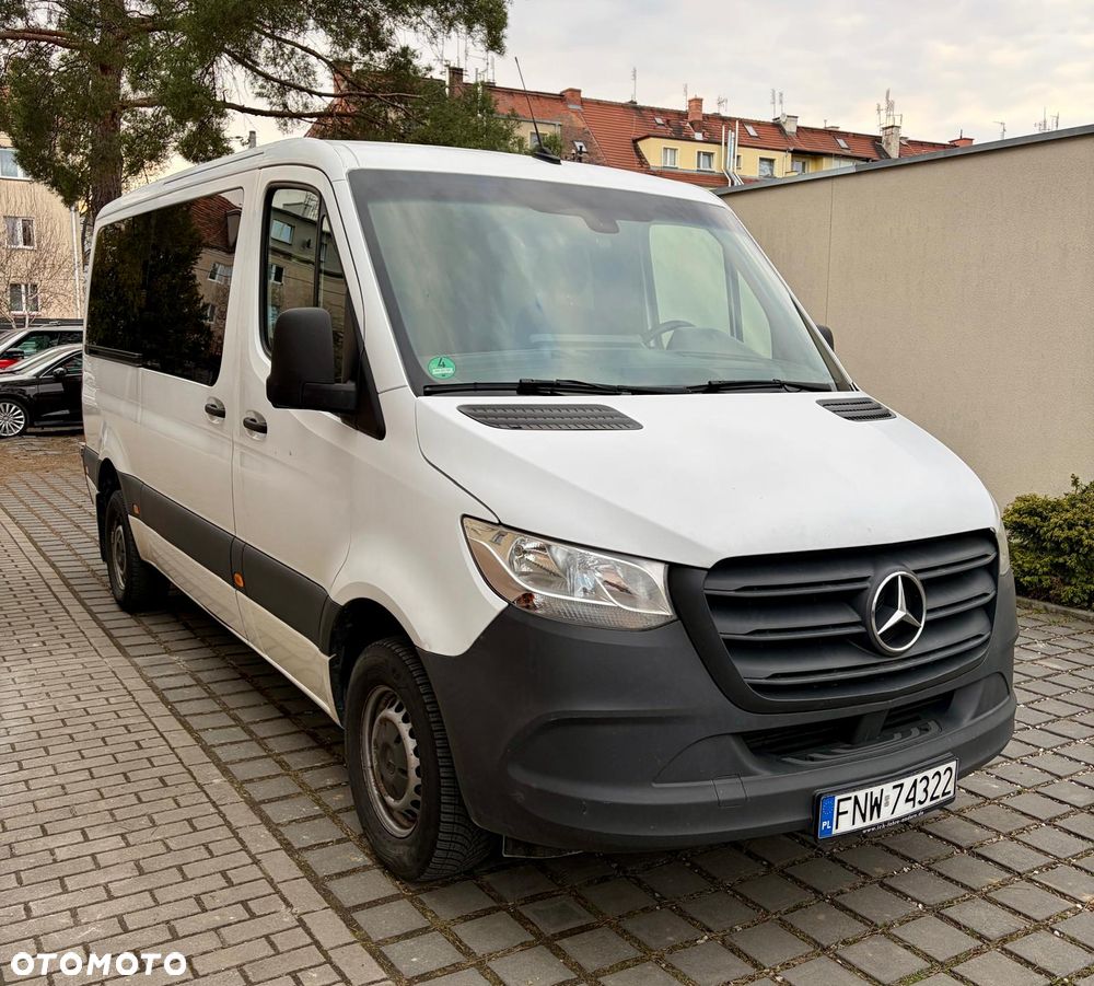 Mercedes-Benz Sprinter - 1