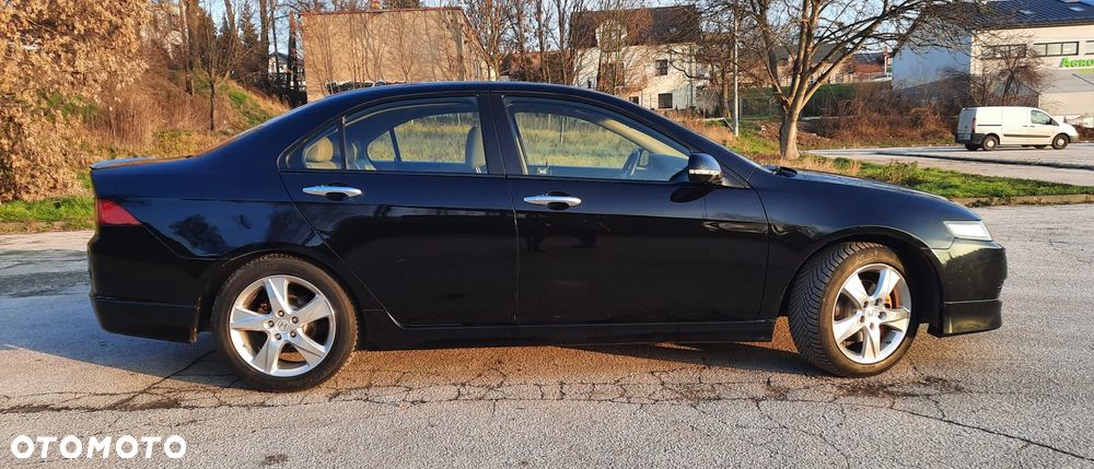 Honda Accord 2.0 Executive - 24