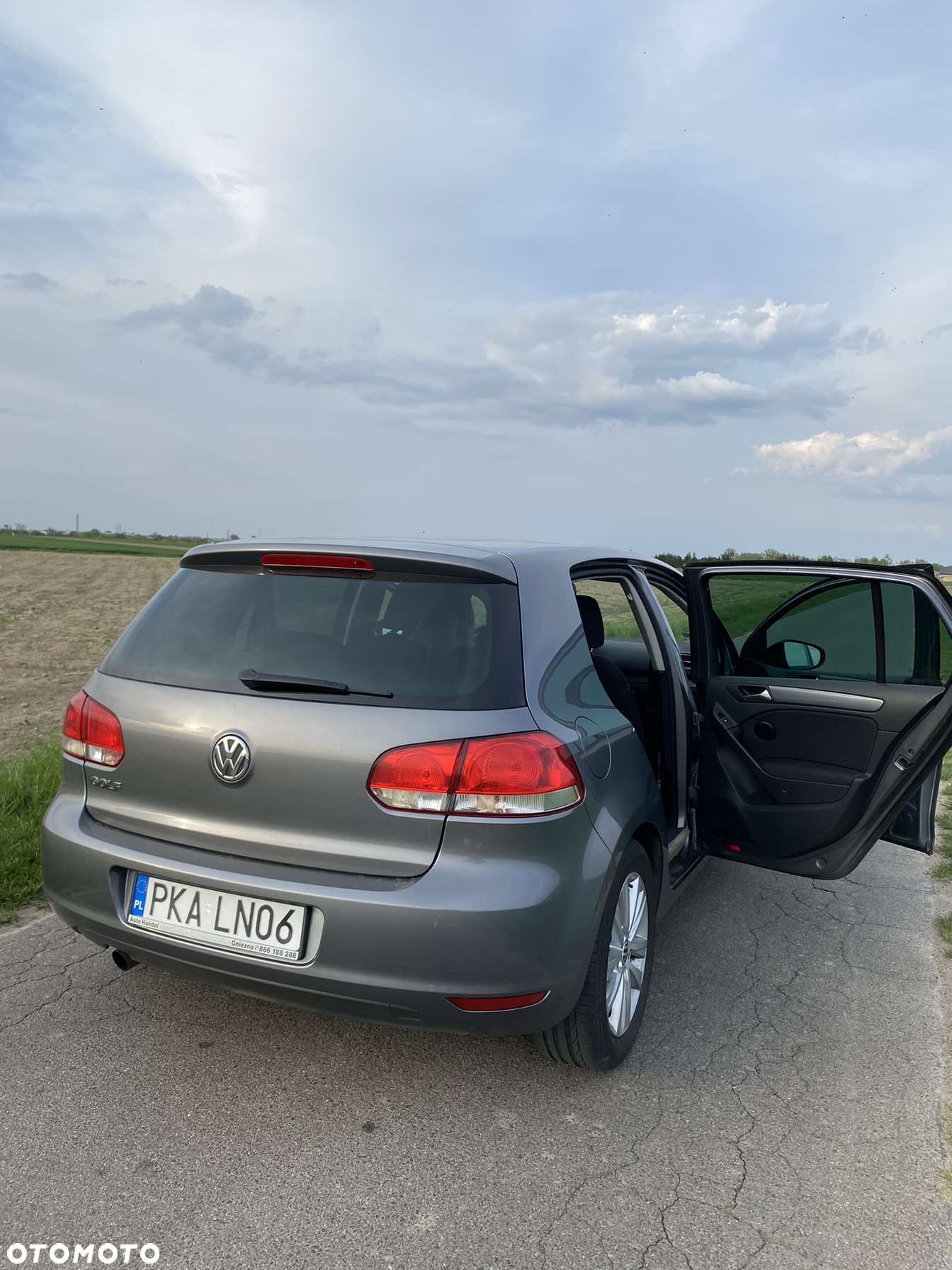 Volkswagen Golf VI 1.6 TDI Comfortline DSG - 11