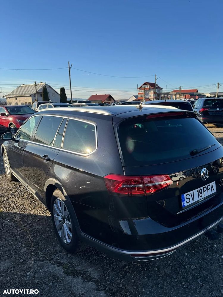 Volkswagen Passat Variant 2.0 TDI SCR DSG 4Motion Alltrack - 9