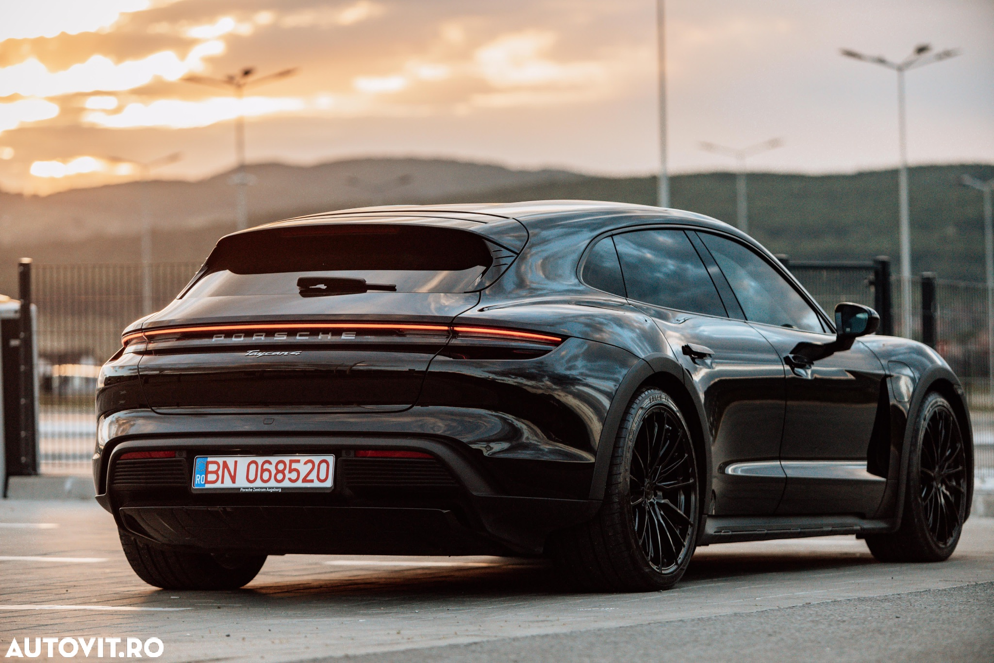 Porsche Taycan - 2