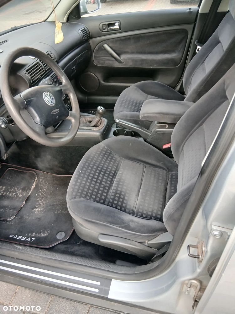 Volkswagen Passat 2.0 Basis - 14