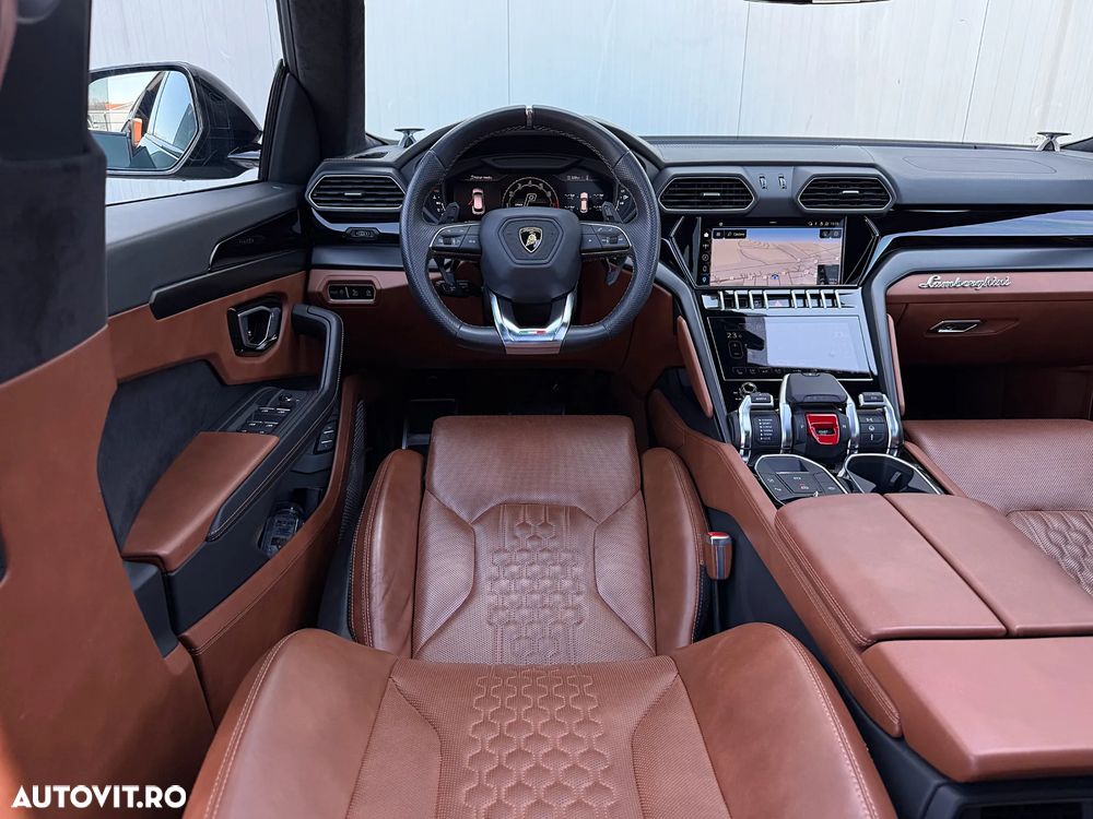 Lamborghini URUS Standard - 19