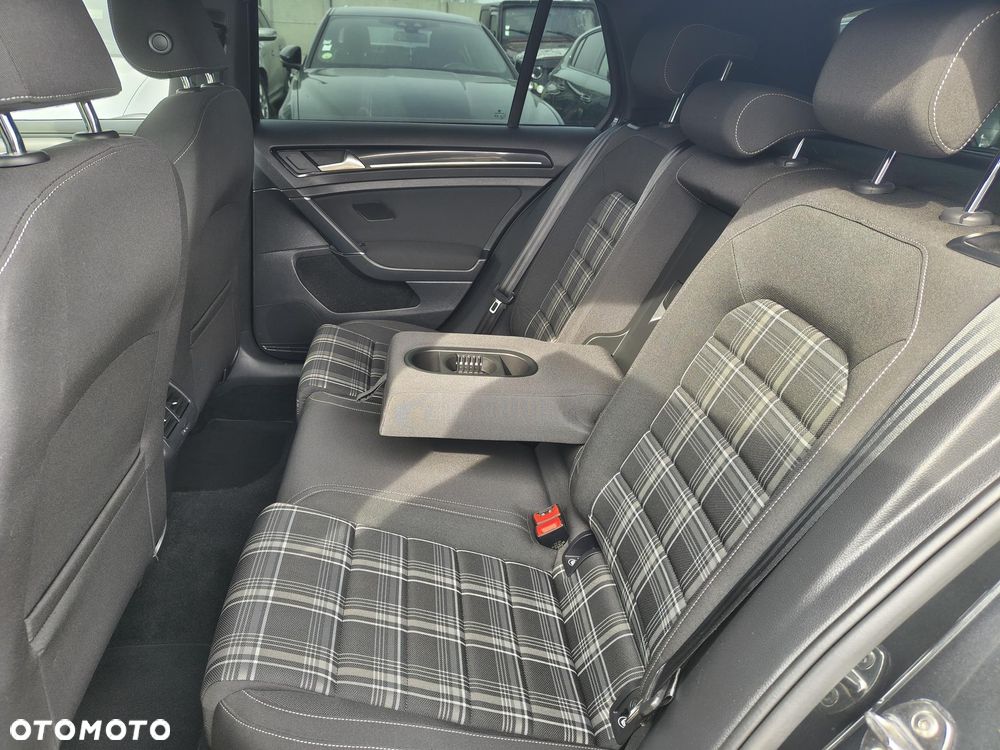 Volkswagen Golf GTD (BlueMotion Technology) DSG - 7