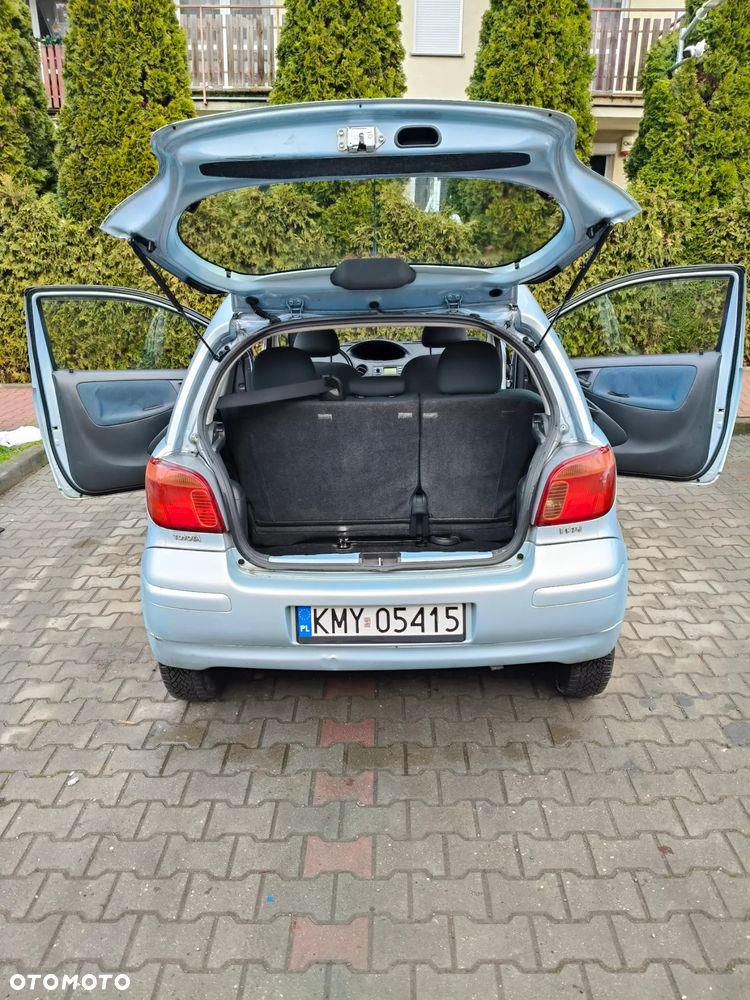 Toyota Yaris 1.0 Base - 12