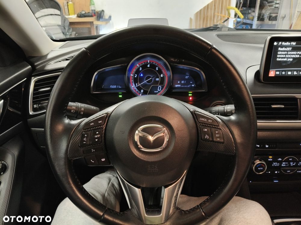 Mazda 3 - 8