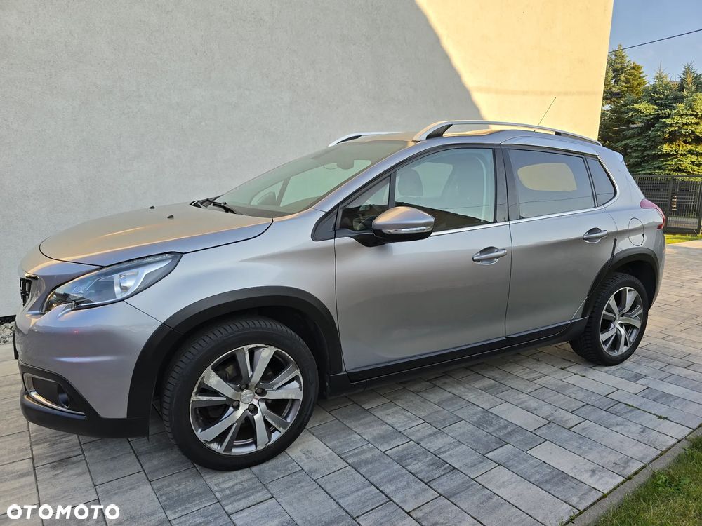 Peugeot 2008 1.2 PureTech Allure S&S - 20