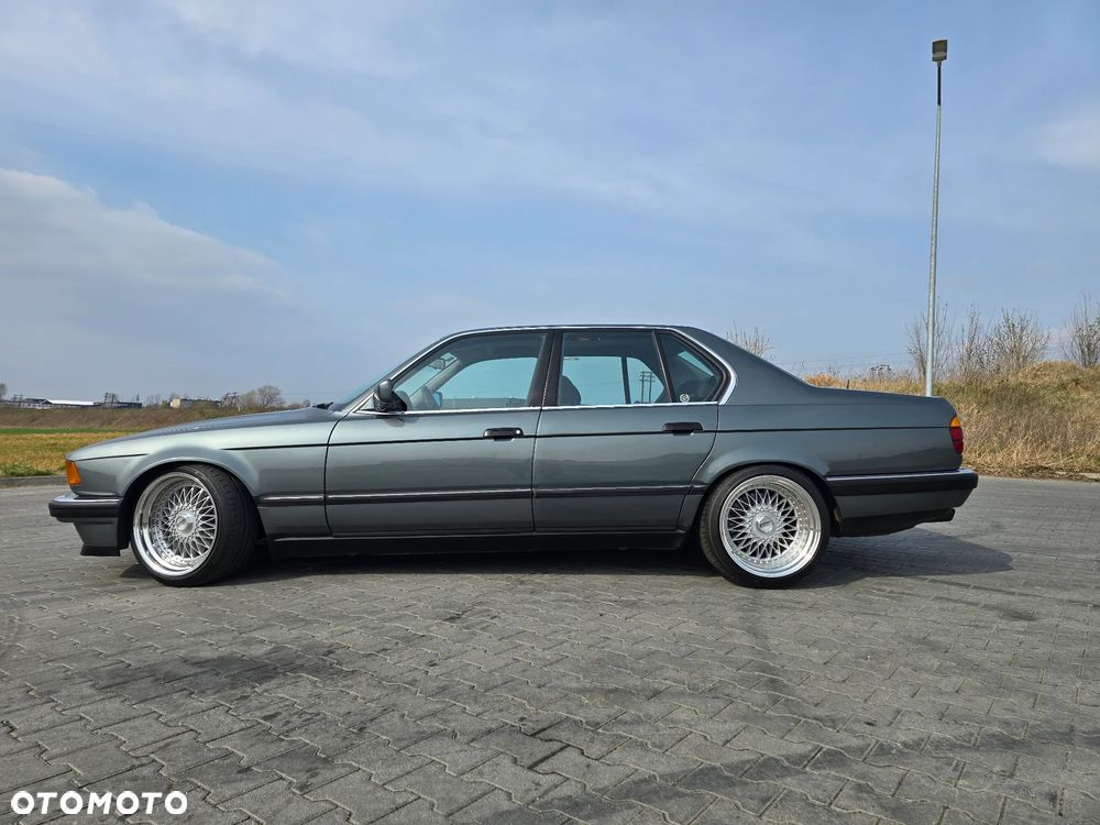BMW Seria 7 - 10