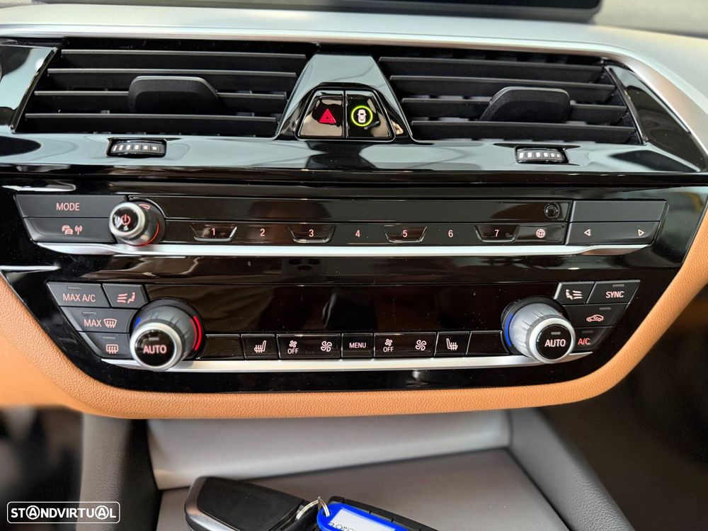 BMW 520 e Aut. Luxury Line - 22
