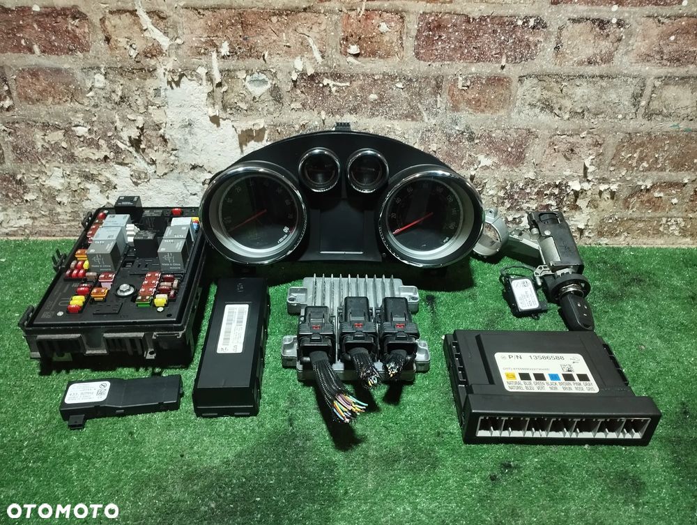 ZESTAW STARTOWY KOMPUTER 12654137 OPEL ASTRA J 1.4T - 2