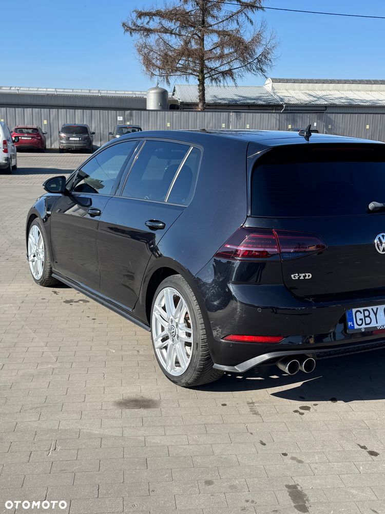 Volkswagen Golf - 5