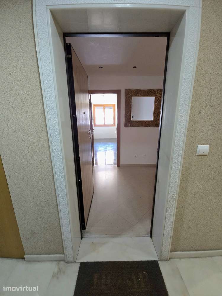 Apartamento T2 no Infantado - 3ª Fase - Grande imagem: 2/23