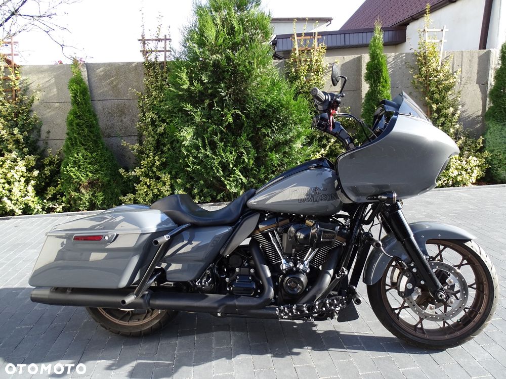 Harley-Davidson Touring Road Glide - 1