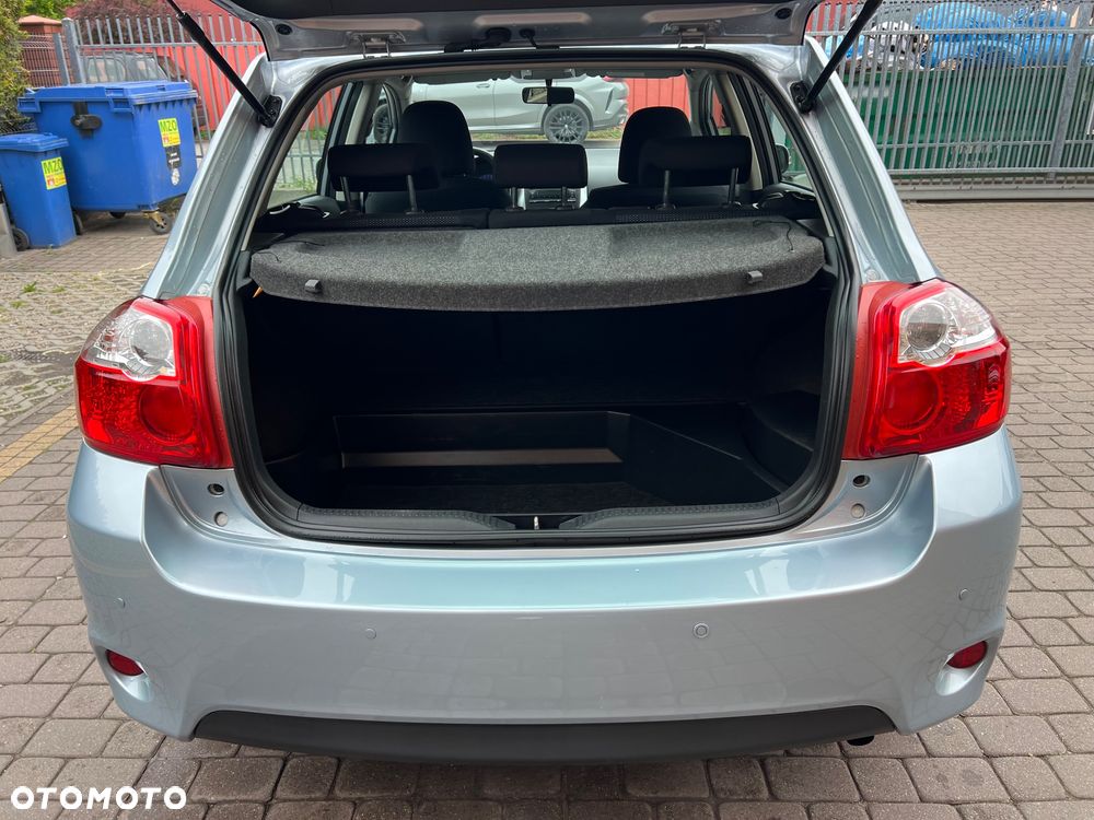 Toyota Auris 1.8 HSD Luna - 19
