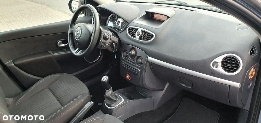Renault Clio - 8