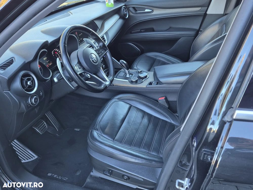 Alfa Romeo Stelvio 2.0 Turbo AWD AT8 Veloce - 27