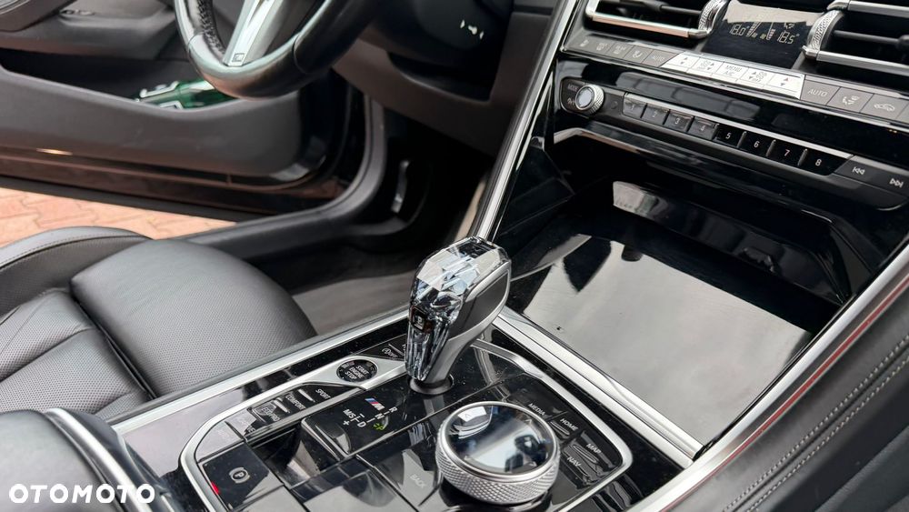 BMW Seria 8 - 10