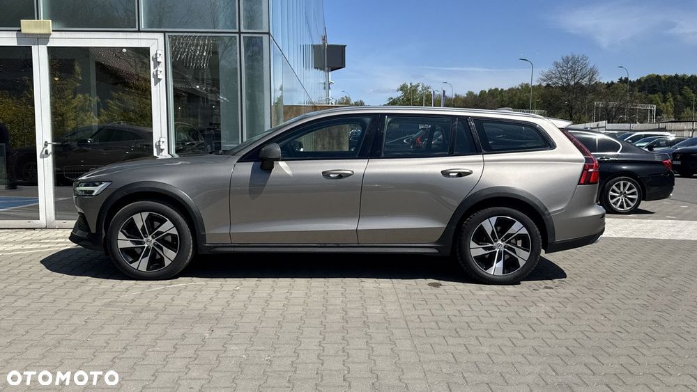 Volvo V60 Cross Country - 7