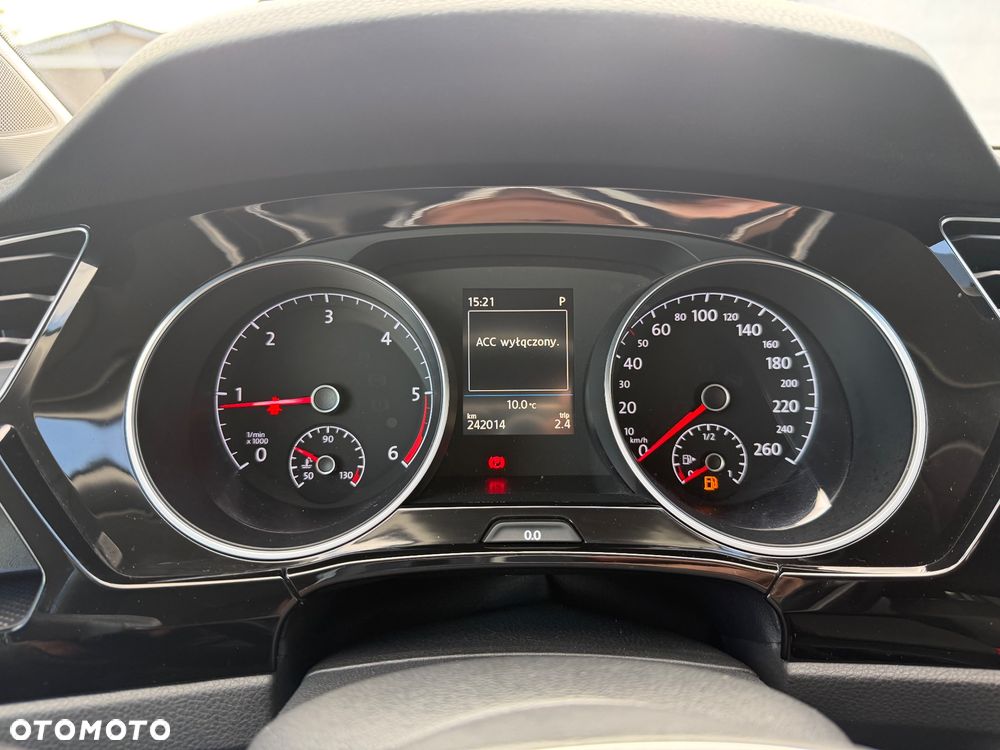 Volkswagen Touran 2.0 TDI SCR (BlueMotion Technology) DSG Highline - 24