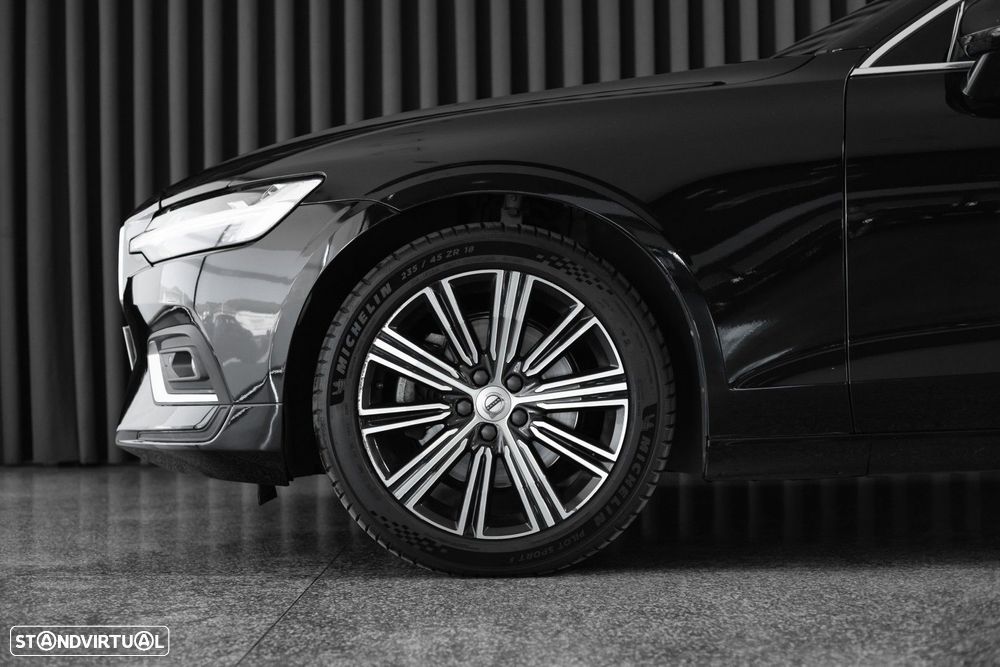 Volvo V60 2.0 B4 Momentum Geartronic - 9