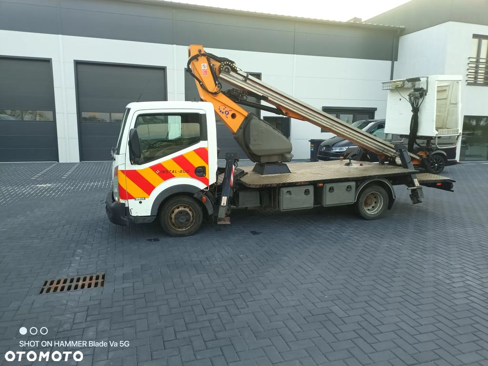 Nissan cabstar - 3