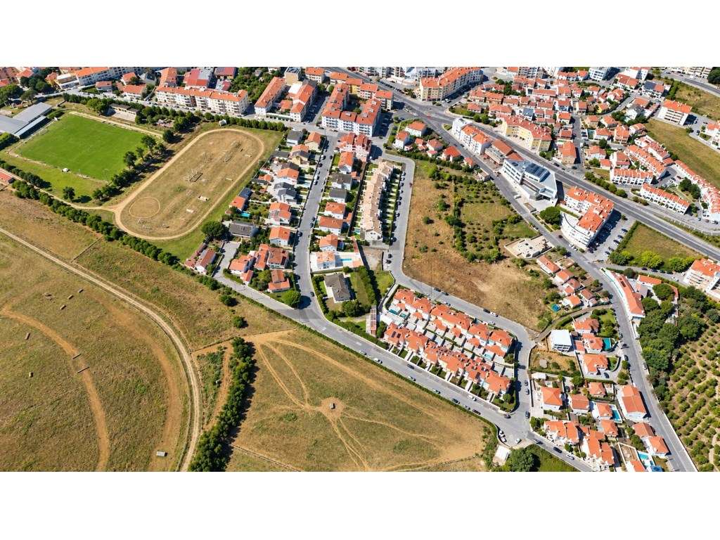 Moradia T4 com 2338 m2 de Terreno para Venda Junto ao Palácio Nacio... - Grande imagem: 4/60