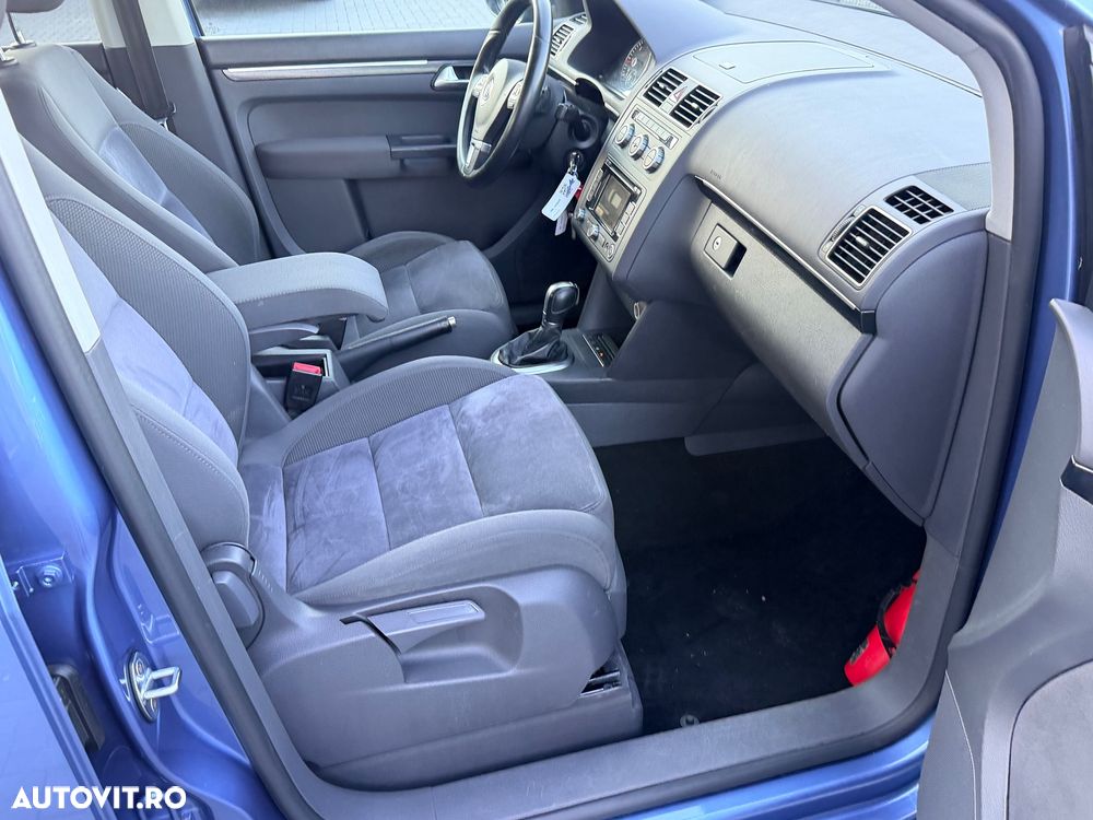 Volkswagen Touran 1.6 TDI DPF BlueMotion Technology DSG Cup - 18