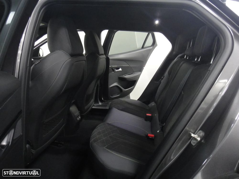 Peugeot 2008 1.2 PureTech GT EAT8 - 15