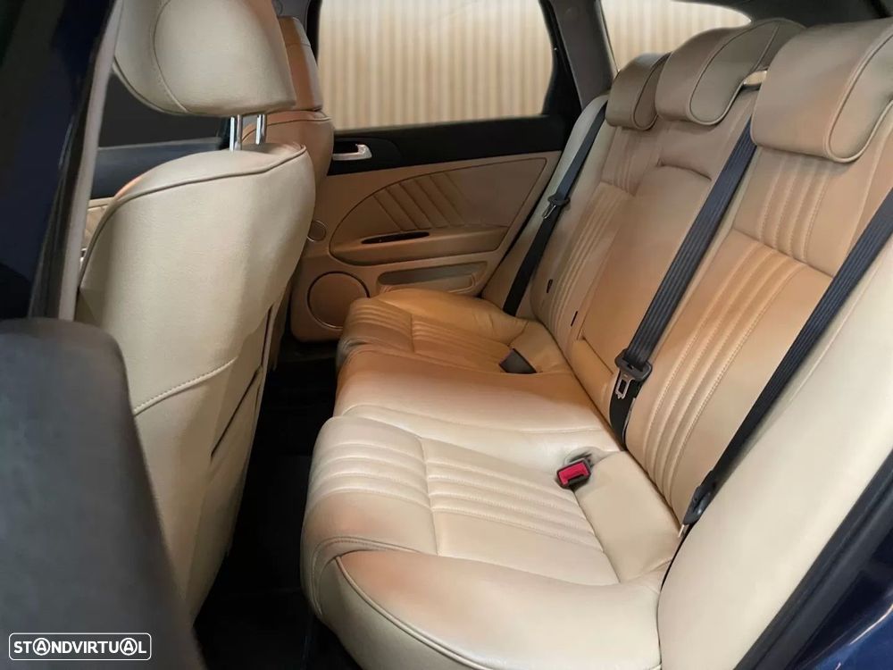 Alfa Romeo 159 Sportwagon 1.9 JTDm 8V Executiva - 19