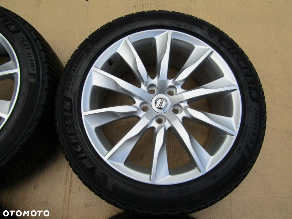 4x Felgi Koła 18 Volvo S40 V60 S90 V90 C30 S60 XC40 XC60  Opony 245/45 18 - 5