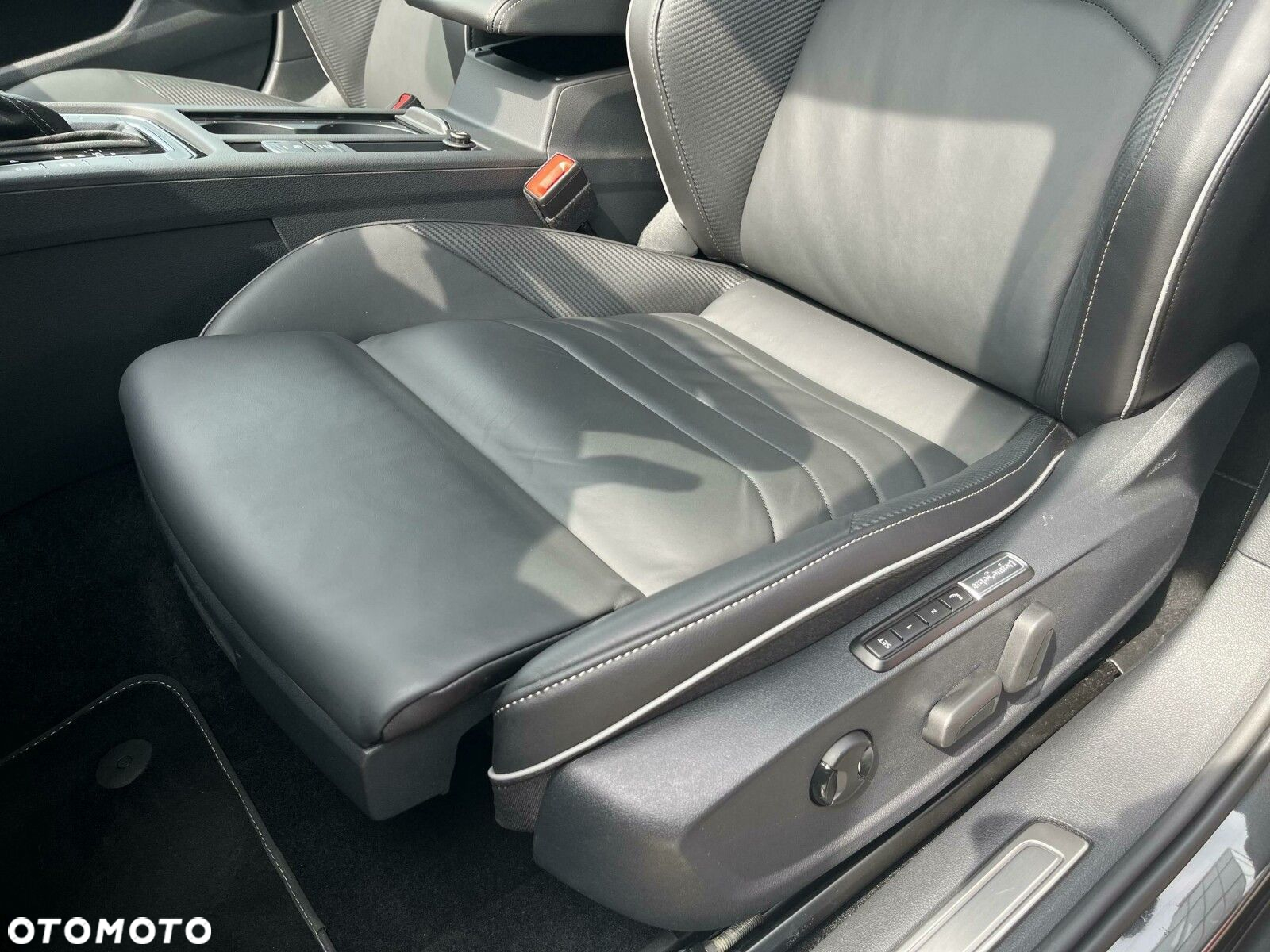 Volkswagen Arteon 2.0 TDI 4Motion R-Line DSG - 13