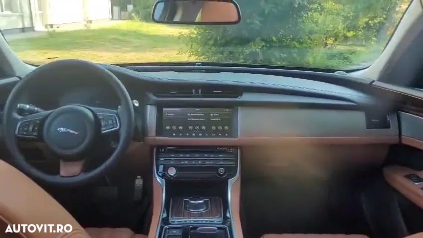 Jaguar F-Pace 20d RWD Prestige - 8